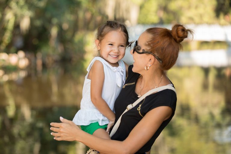 How to Prepare a Child for a Family Photo Session
