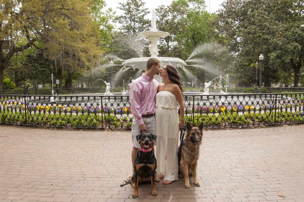 Materniry photo session in Forsyth park