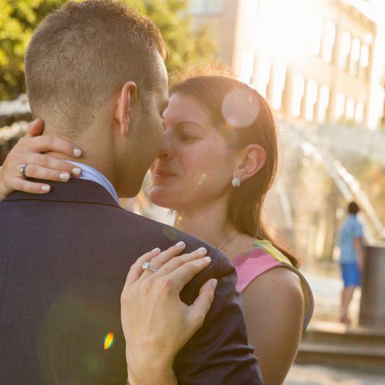 Lovely engagement photo session in Waterfront Park
