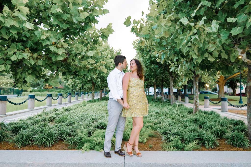 waterfront-park-and-pineapple-fountain-engagement-photographers-avenue-of-trees-1