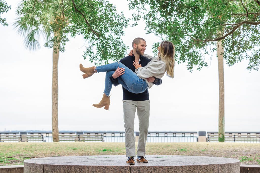 waterfront-park-and-pineapple-fountain-engagement-photographers-echo-rock-7