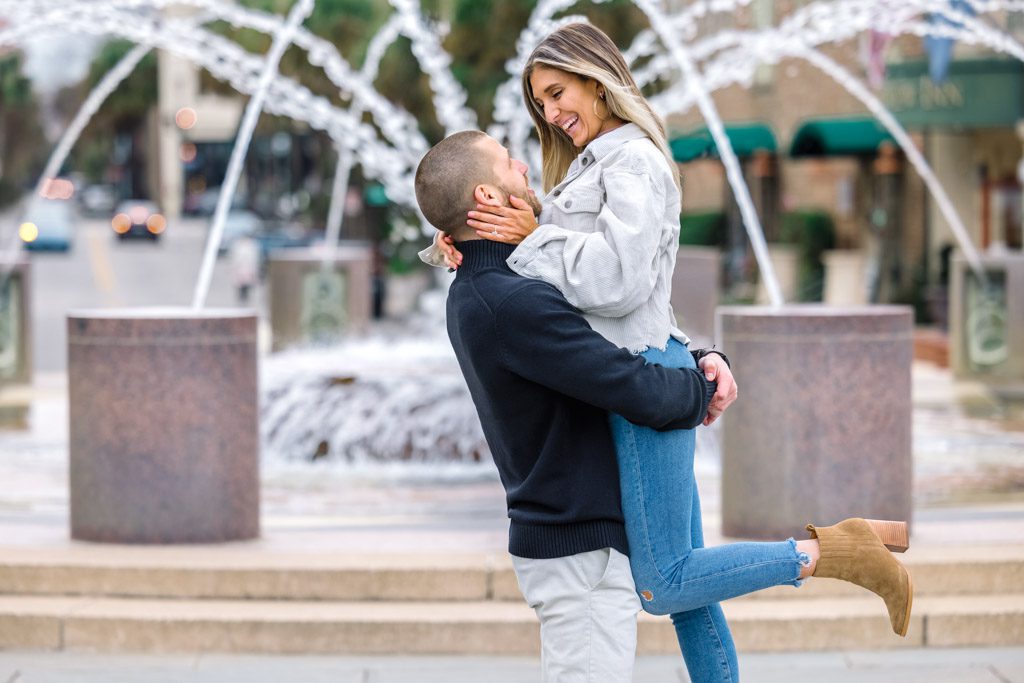 waterfront-park-and-pineapple-fountain-engagement-photographers-fountain-at-the-north-entrance-of-the-waterfront-park-2