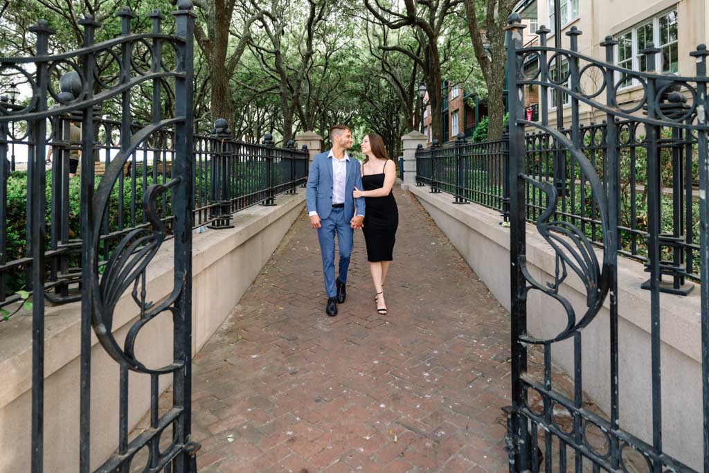 waterfront-park-and-pineapple-fountain-engagement-photographers-gate-at-joe-riley-waterfront-park-1