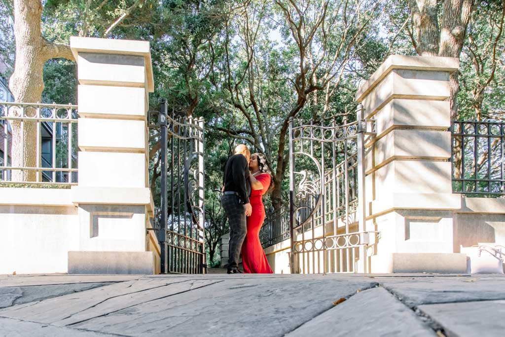 waterfront-park-and-pineapple-fountain-engagement-photographers-gate-at-joe-riley-waterfront-park-5