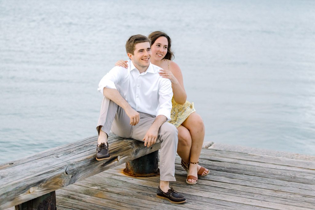 waterfront-park-and-pineapple-fountain-engagement-photographers-public-pier-2