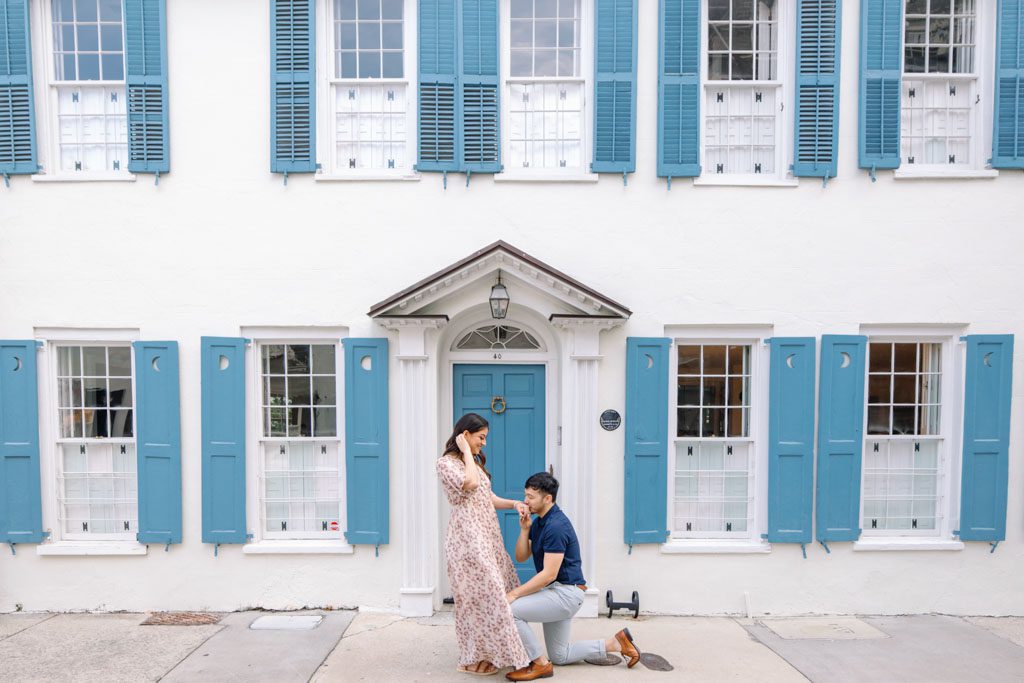 waterfront-park-and-pineapple-fountain-engagement-photographers-tradd-st-2