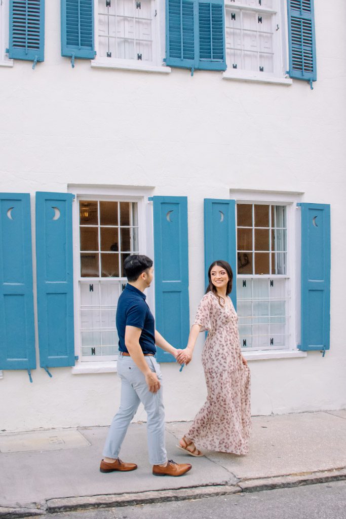 waterfront-park-and-pineapple-fountain-engagement-photographers-tradd-st-5