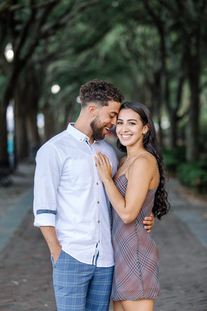 waterfront-park-and-pineapple-fountain-engagement-photographers-waterfront-park-3