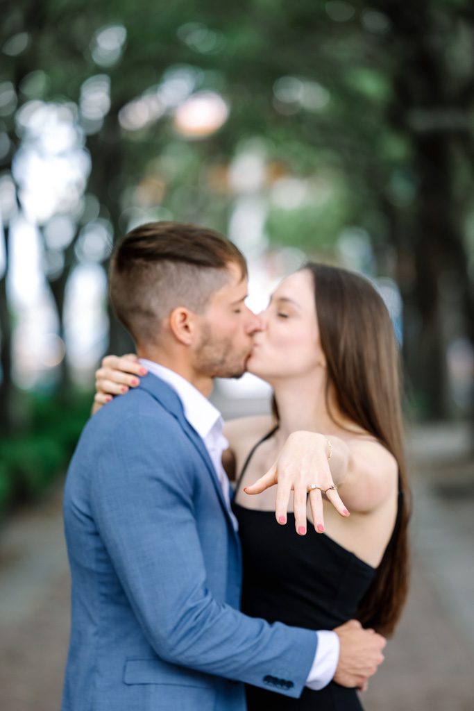 waterfront-park-and-pineapple-fountain-engagement-photographers-waterfront-park-4
