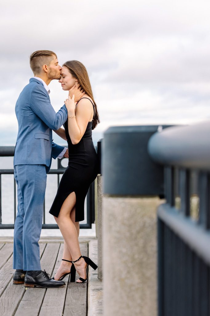 waterfront-park-and-pineapple-fountain-engagement-photographers-waterfront-park-pier-3